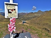 30 Alla croce di vetta di Cima Mezzeno (2230 m) dedicata a Giovanni Paolo II